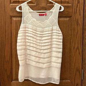 Elle sleeveless cream, crochet design women’s top size L - cotton blend